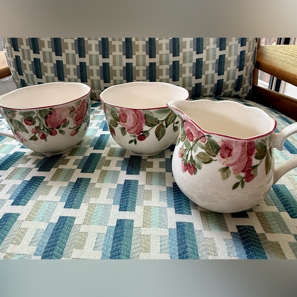 Nikko Vintage Teacup Set. Ceramics Floral Drinkware Set in Pink